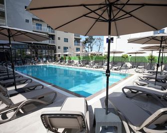 Hotel Apart Resilient - Golem - Piscine