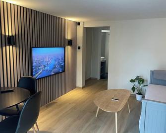 Cosy studio 600m from centrum! - Tromsø - Living room