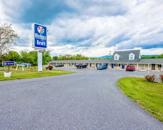 Relax Inn By OYO Natural Bridge I-81 - Natural Bridge - Budova