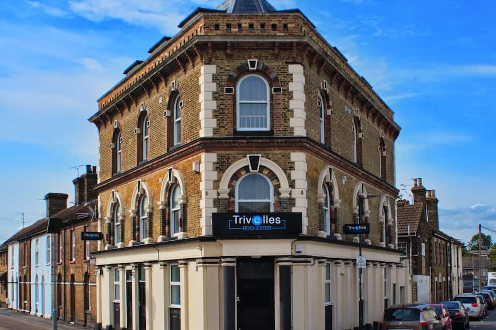 Trivelles Rochester Hotel - Rochester - Budova