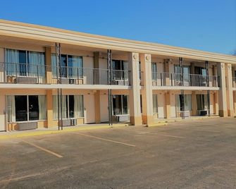 Asheville Airport Inn - Fletcher - Building
