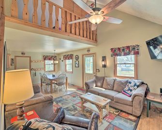 Family Cottage 3 Mi to Higgins Lake State Pk! - Roscommon