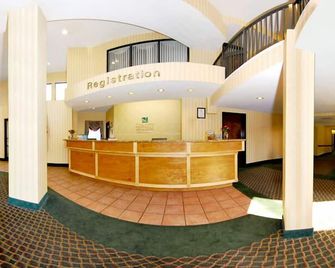 Quality Inn & Suites Wilson I-95 - Wilson - Лоббі