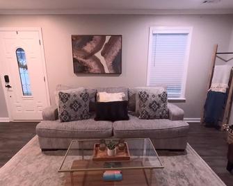 Downtown Woodstock get away - Woodstock - Sala de estar