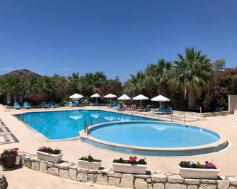 Zemda Hotel Gumusluk - Gümüşlük - Svømmebasseng
