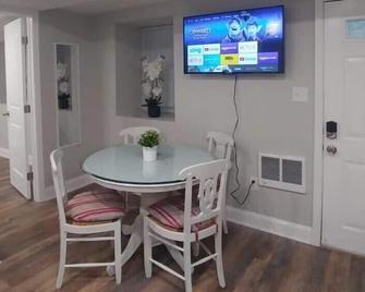 Beautiful & Comfortable Place 2 bed 1 bath with WiFi, AC - Philadelphie - Salle à manger