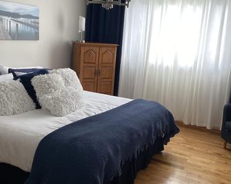 Le Rendez-Vous / tourist city in the countryside - Papineauville - Bedroom