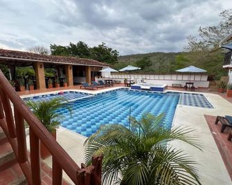 Hotel Victoria Barichara - Barichara - Piscina