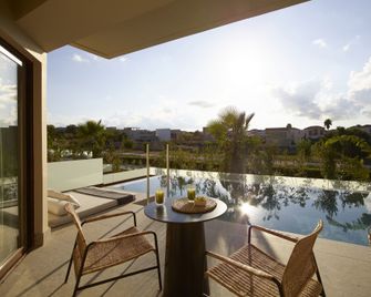 Asterion Suites & Spa - Designed for Adults - Pirgos Psilonerou - Balcony