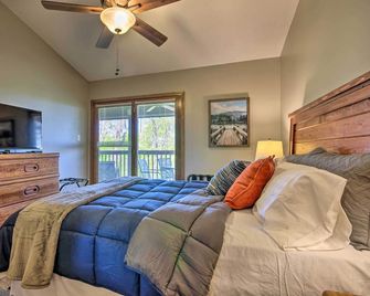 Cozy Branson Getaway ~ 2 Mi to Silver Dollar City! - Branson West - Bedroom