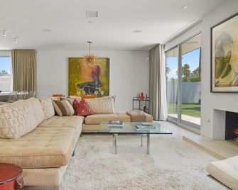 Mid Century Luxury in the heart of the movie colony. Walk to downtown - Palm Springs - Sala de estar