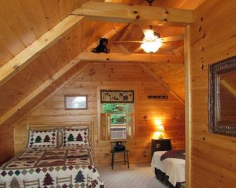 Beatiful Custom Log Home ' Bear Lodge' - Elizabethtown - Bedroom