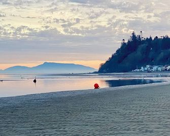 Beachside Living. Steps from the BEACH! Pet's friendly - Delta - Beach