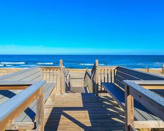 4 BR Nags Head Style Oceanfront Townhome w/Spectacular Ocean Views - Southern Shores - Balcony