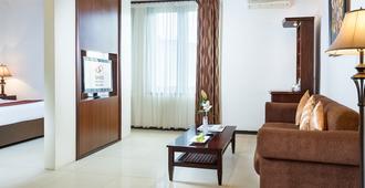 Hotel Montana Malang - Malang - Living room