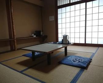 Hotel Shirahama - Shirahama - Habitación
