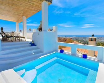 Holiday Home Leonor by Interhome - Motril - Piscine