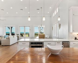 Paradise By The Sea home - Gilchrist - Huiskamer