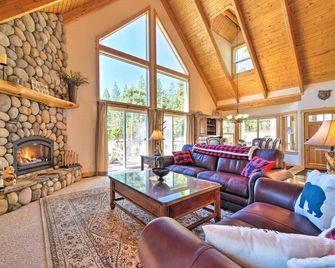 Huge Cozy Cabin 3 Bed Rooms, loft, Game/bedroom, Spa - Arnold - Living room