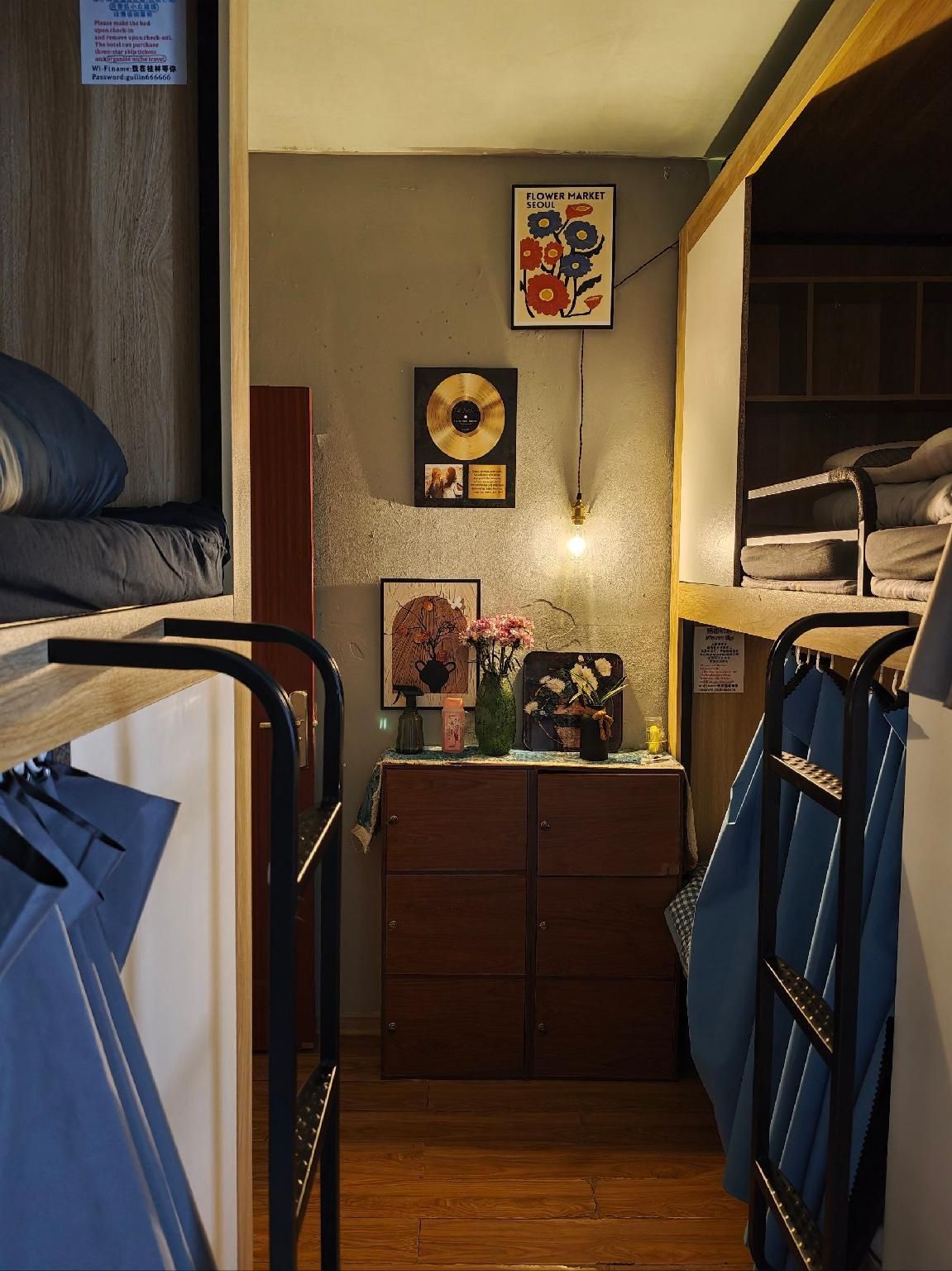I am waiting for you in Guilin Youth Hostel (Liangjiang Sihu East-West Alley) - Guilin - Bedroom