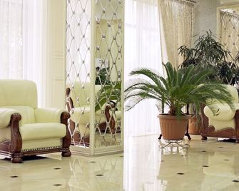 Discovery Hotel - Biskek - Recepción