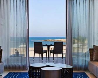 Nachsholim Beach Hotel - Naẖsholim - Varanda