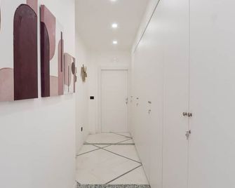 Apartments Hotel Real Suite - Naples - Hallway