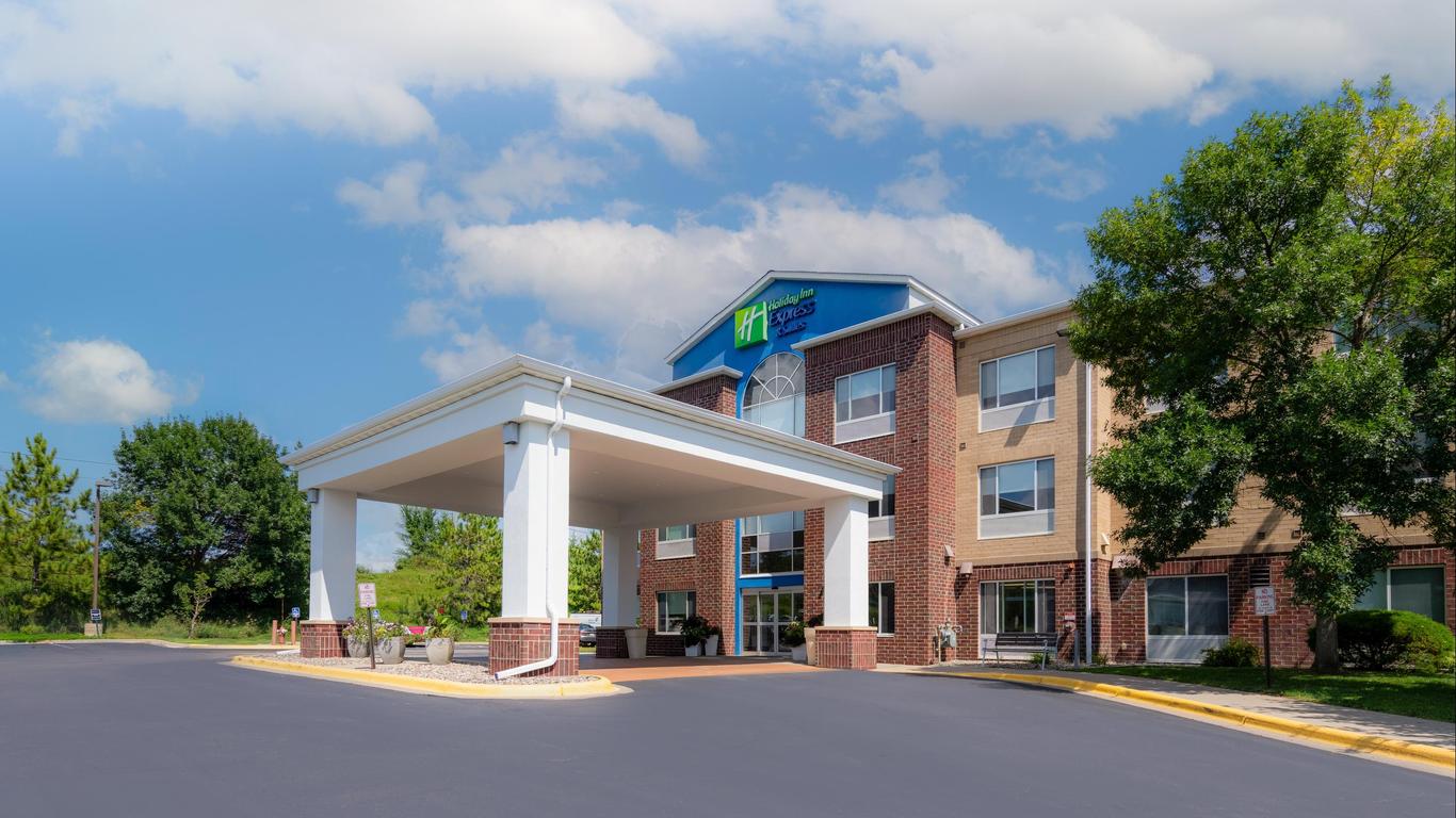 Holiday Inn Express & Suites Chanhassen By IHG