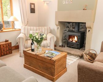 Kempshill Cottage - Buxton - Living room