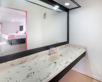 Hotel Eastin Atchison - Atchison - Bathroom