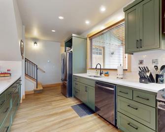 Mckenzie River Retreat - Vida - Cocina