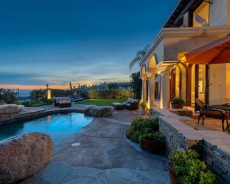 Luxury Vacation Villa - Family, Swim, Work, Play & Etc.. Now Available Monthly - Los Ángeles - Piscina