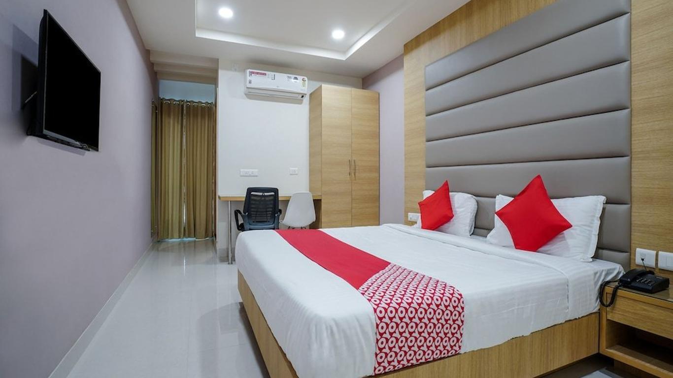 OYO 14745 Veeraj Suites