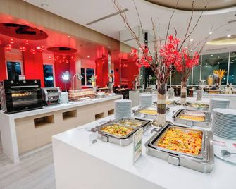 Sleep With Me Hotel Design Hotel @ Patong (Sha Plus+) - Patong - Buffet