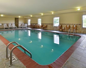 Hampton Inn Muscatine - Muscatine - Zwembad