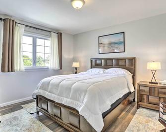 Ideally Located Glen Cove Apartment! - Glen Cove - Bedroom