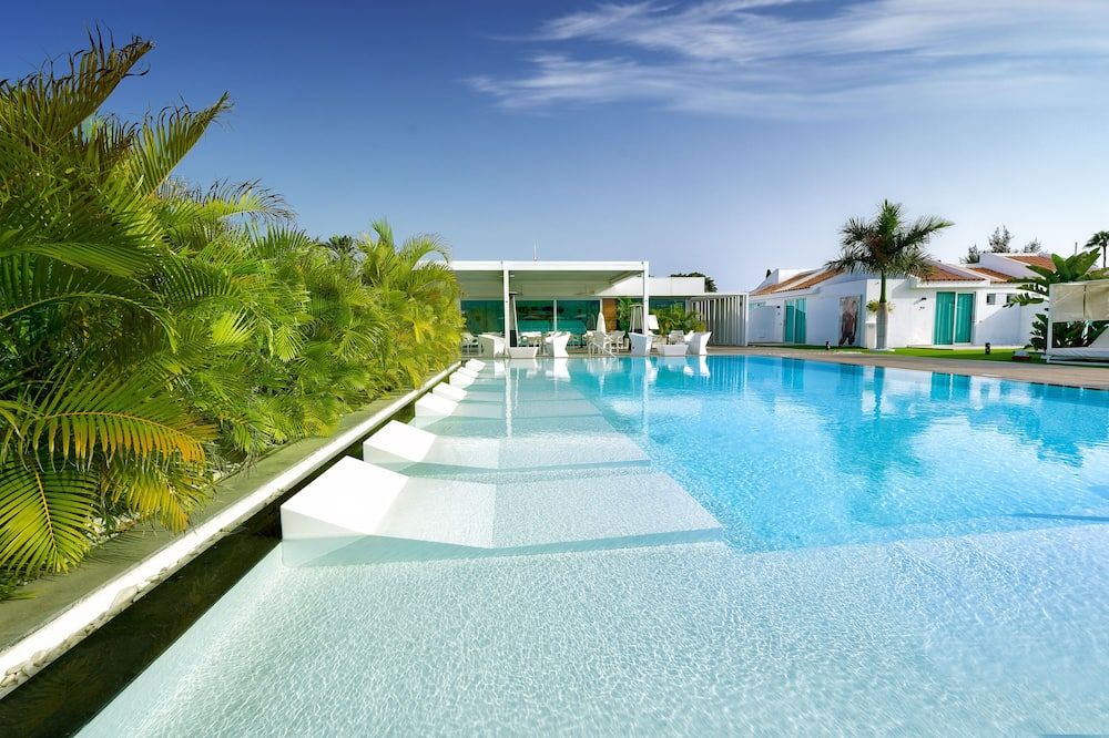 Seven Hotel & Wellness - Gay Men Only