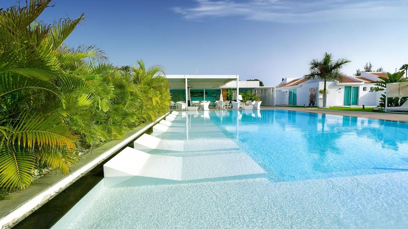 Seven Hotel & Wellness - Gay Men Only