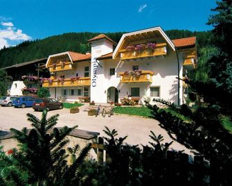 Hotel Residence Olympia - Sarentino - Edificio