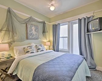 Steps to Avalon Bay: Sunny Catalina Island Home! - Avalon - Bedroom