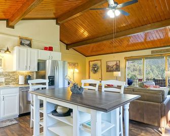 Hills Mountain Hideaway - Divide - Comedor