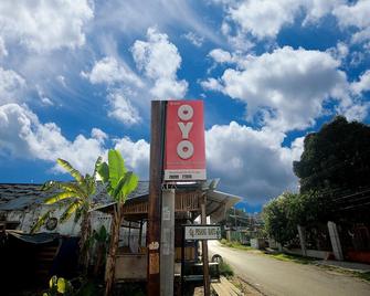 Hotel O Sherren Guest House - Lubuklinggau - Building