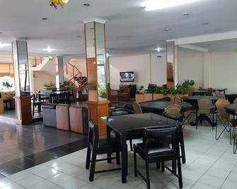 Hotel Cisarua Indah - Cisarua - Restaurante