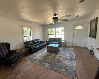 Casa de Cazadore - Come enjoy the outdoors! - Albany - Sala de estar