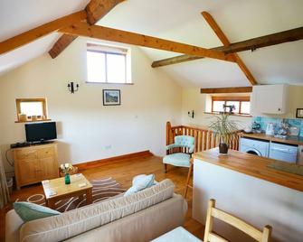 The Mill - Luxury barn conversion on two levels - Monmouth - Living room