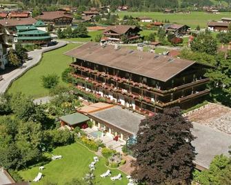 Hotel-Pension Strolz - Mayrhofen - Building