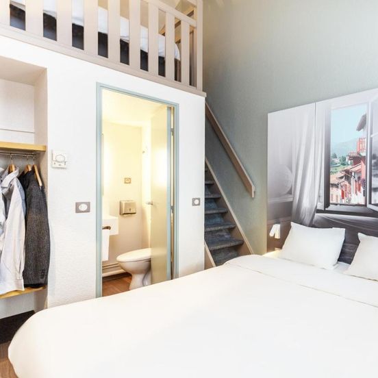B&B HOTEL Bayonne image 1