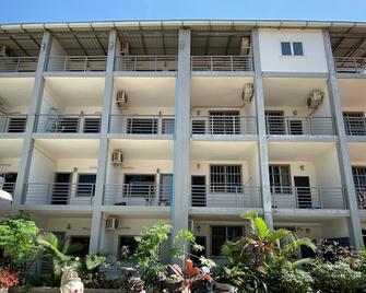 Sevenstars Hostel - Ciudad de Sihanoukville - Edificio