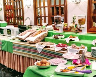 Hotel Museo Los Infantes - Santillana del Mar - Buffet