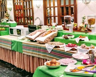 Hotel Museo Los Infantes - Santillana del Mar - Buffet